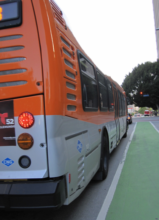 Illustration for article titled Commuting by Bike: Signaling, Common Intersections, and Traffic